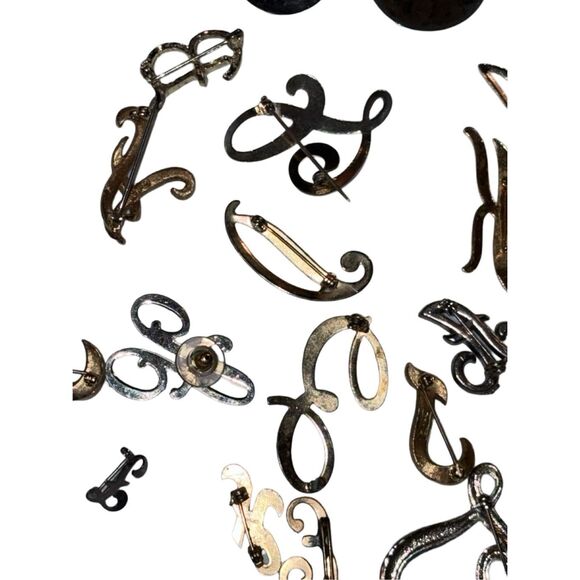MCM Various Cursive Monogram Letters Initials Vintage Jewelry Lot  Brooches Pins - Picture 12 of 16